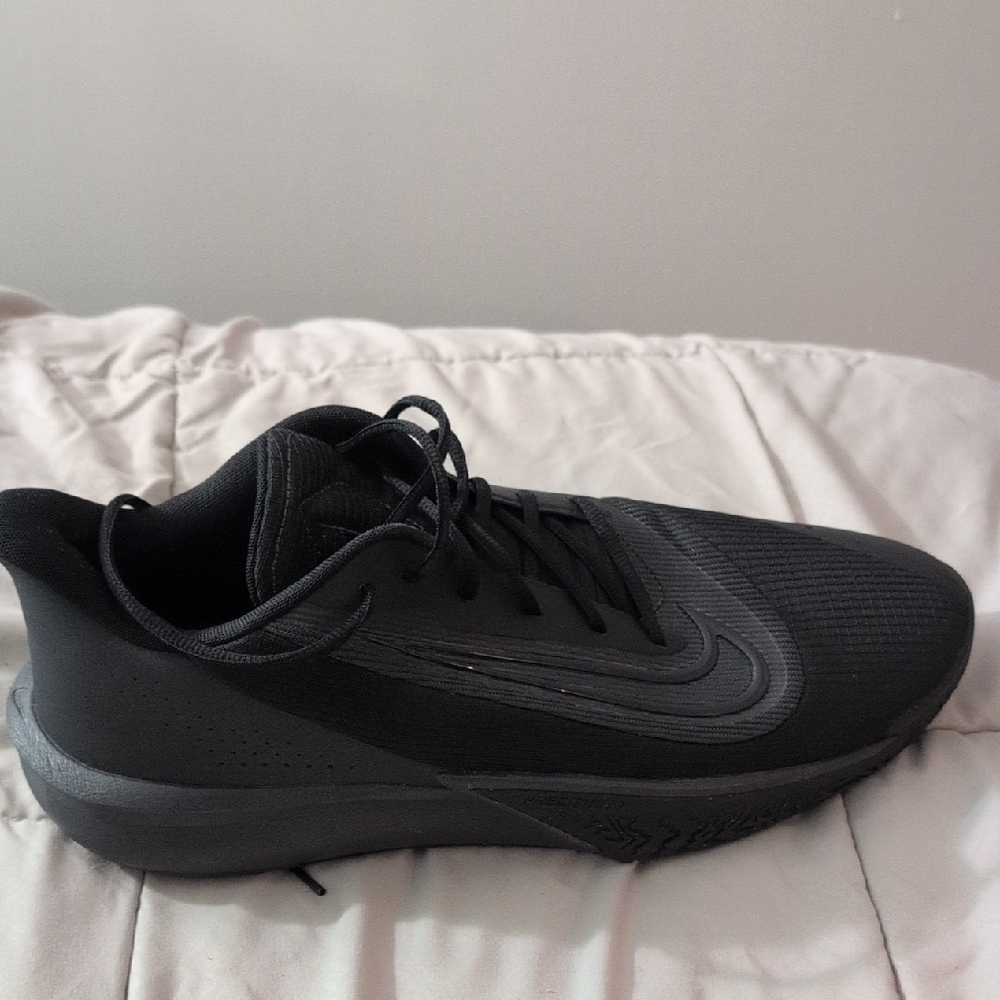 Nike Men's Black Athletic Sneakers